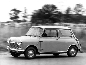 rapports de vehicules austin cooper dans le test historique genial mini mal