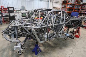 jetez un coup doeil sous la peau dun camion trophee spec et decouvrez lingeniosite hors route