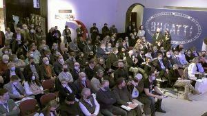 autour de la voiture rm sothebys paris encheres 2022 feux dartifice ferrari et une bugatti chere