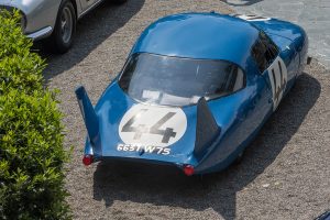 voiture de course technique dans la voiture de course 14 cd panhard lm64 aile flet avec colonne vertebrale