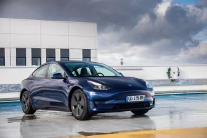 information pour vous toujours plus chere la tesla model 3 est elle encore bien placee