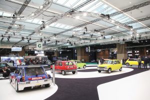 renault vend une partie de sa collection classic en cooperation avec artcurial service auto