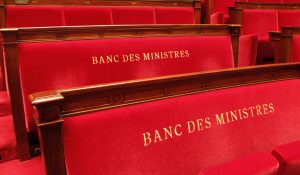 decouvrez ce texte salaires voitures quels avantages conservent les ministres qui quittent le gouvernement