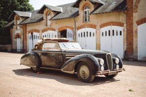 on revient sur ledito le mans classic des voitures anciennes dexception en vente aux encheres certaines ont dormi 40 ans dans une grange
