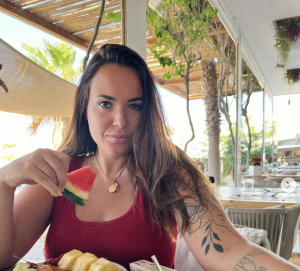 revue de presse internet linfluenceuse kelly helard livre un temoignage fort sur sa dependance a la drogue pour maigrir et alerte