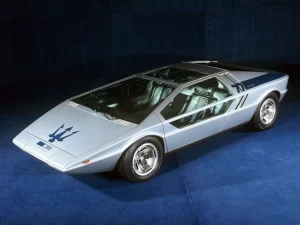 a voir connaissez vous la maserati boomerang premiere realisation majeure de giorgietto giugiaro