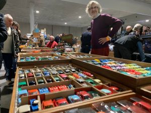sur le web cela fait vivre le souvenir comet dorleans devient le paradis des collectionneurs de jouets et voitures miniatures