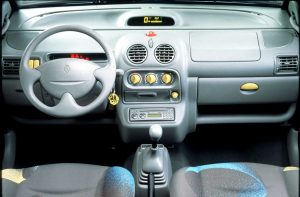 ca se propage sur le web la renault twingo la mini voiture pour tous qui fete ses trente ans