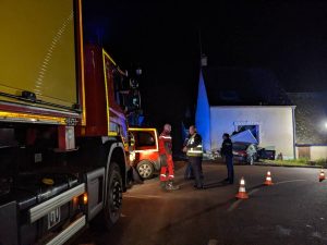 Infos pour les passionnés : Une voiture encastrée dans une maison à Lury sur Arnon : deux blessés dont un grièvement