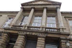 Sur internet : Maltraitance d’enfants : une complotiste jugée à Saint Brieuc pour diffamation