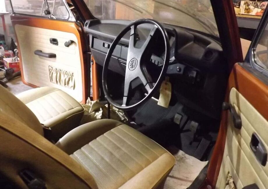 Coccinelle cabrio neuve interieur