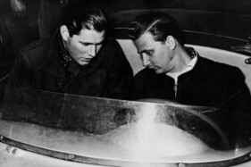 Bild Mille Miglia, 2.5.1954 : Herbert Linge, Hans Herrmann (vl), 1. Platz Sportwagenklasse 1500 ccm, 6. Platz Gesamtklassement