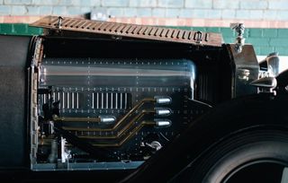 Derrière ce beaux panneaux d'alu, se cachent les batteries