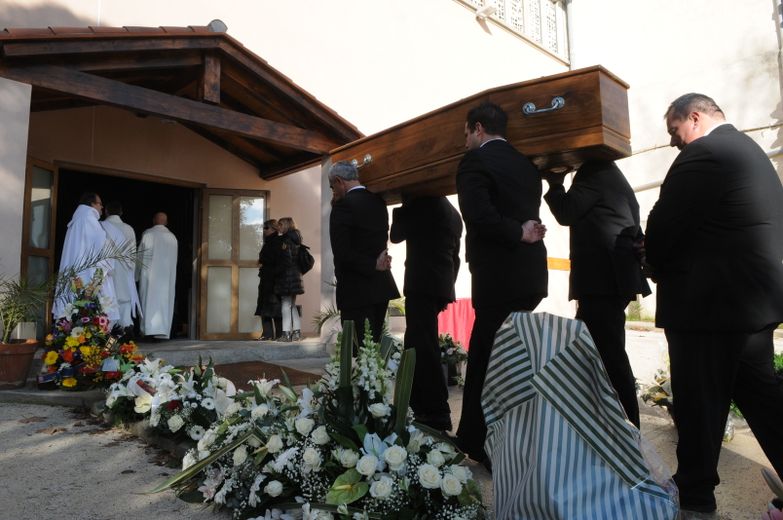 En janvier 2013, plusieurs centaines de personnes avaient assisté aux obsèques de l'étudiant tué.