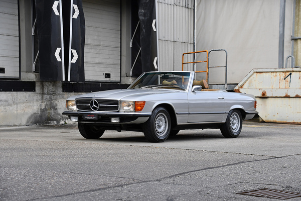 Image Mercedes-Benz 280 SL R107 (1975) - Lot 138 an der Versteigerung der Oldtimer Galerie Toffen le 23 mars 2024