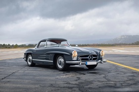 Image Mercedes-Benz 300 SL Roadster (1963) - Lot 028 an der Artcurial « The W Collection » Monaco Versteigerung 2024