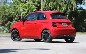 Revue de presse internet : Fiat 500e 2024 : faire oublier sa devancière