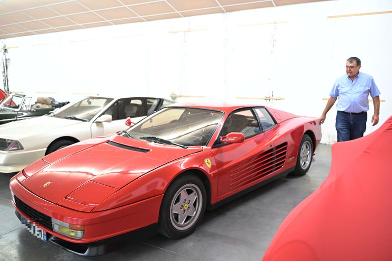 Dans la catégorie supercar, Gérard Ducès s’est offert quelques petits plaisirs avec la mythique Ferrari Testarossa.