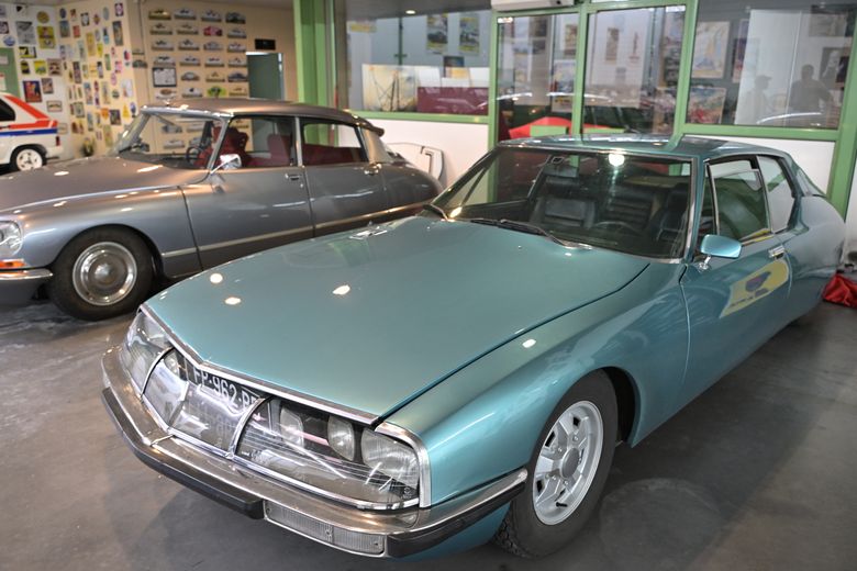 Une Citroën peut en cacher une autre, ici le modèle SM avec une particularité : elle possède un moteur Maserati.