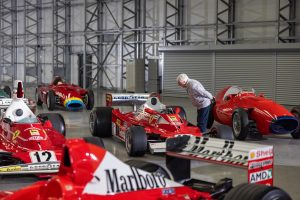 A connaître : Ecclestone vend 69 voitures de Formule 1 | auto illustré