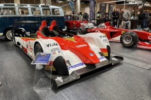 Que penser de ce papier : le salon automobile où l’histoire rencontre l’avenir