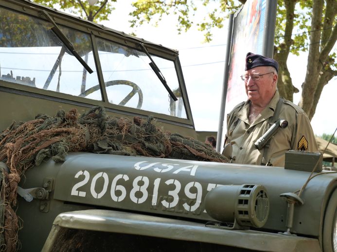 Le fameux véhicule tout-terrain américain : le Jeep./ DDM, GSD