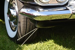 Ca circule sur le web : Savez vous quelle fonction avaient ces « antennes » sur les voitures américaines du passé ?