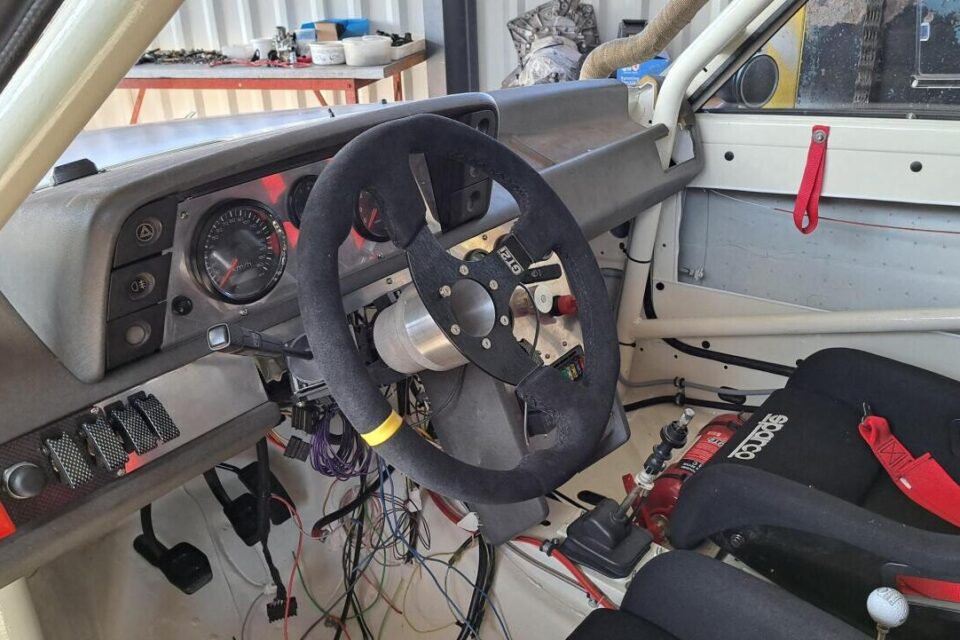 Pour le poste de pilotage le règlement exige les compteur