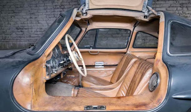 L'intérieur aussi est d'origine. Photo Artcurial.