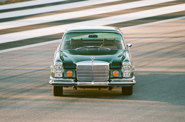 Retro-Designs-1969-Mercedes-280-SE-avant