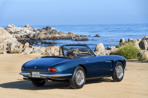On revient sur l’éditorial : La voiture américaine de collection qui se prend pour une Ferrari